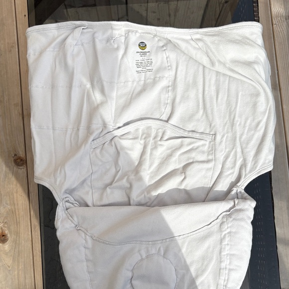 Nested Bean Light Gray Zen Swaddle Classic - Picture 4 of 6